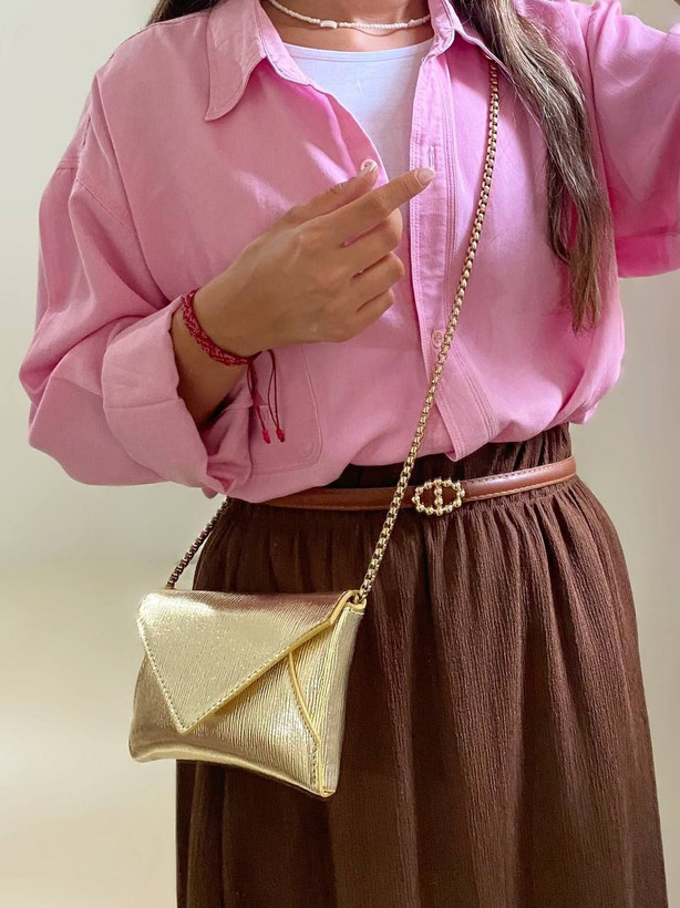 زارا پاکتی