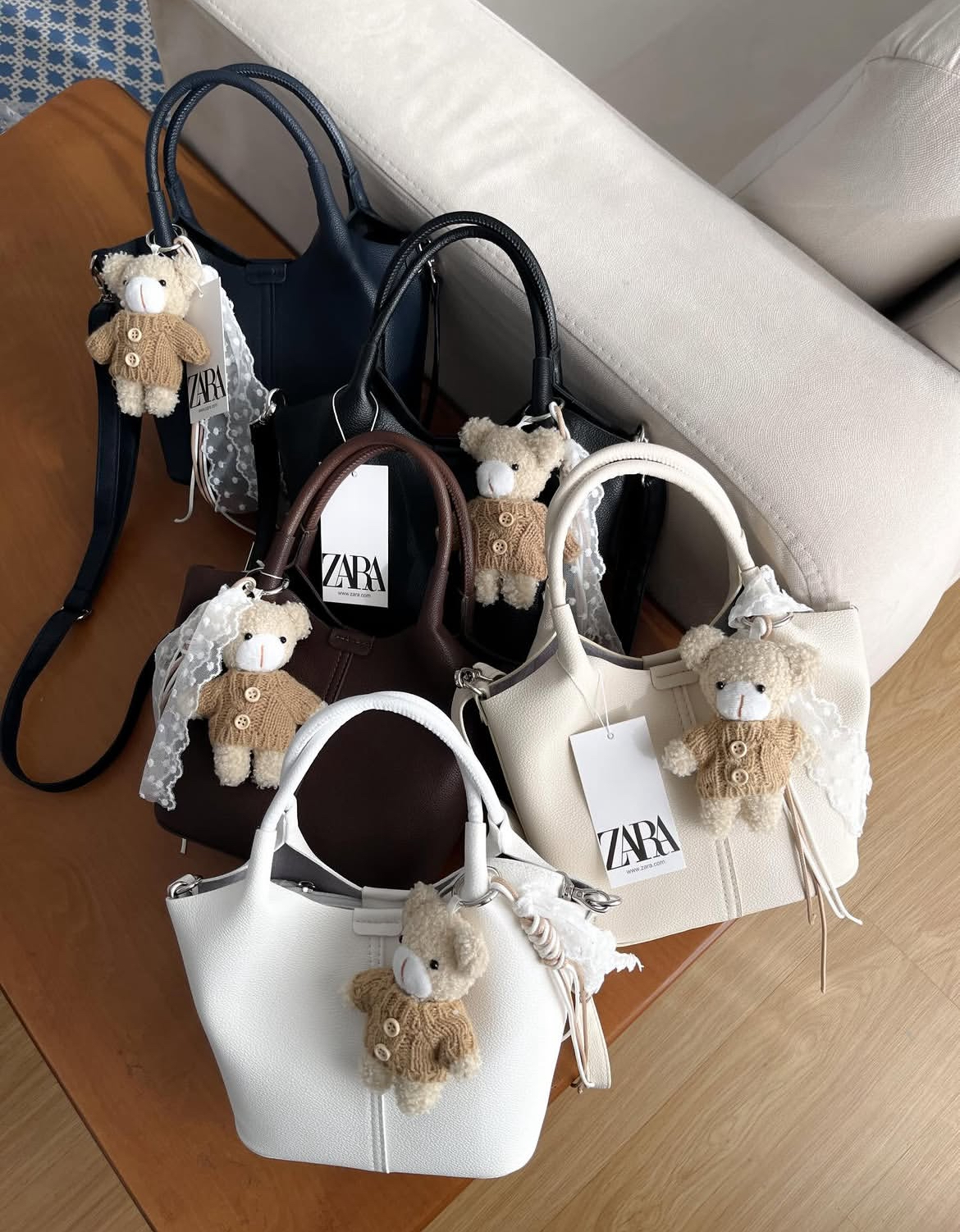 کیف زارا دستی ودوشی همراه چارم بگ